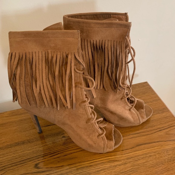 Shoes - Cute brown suede like ankle boots